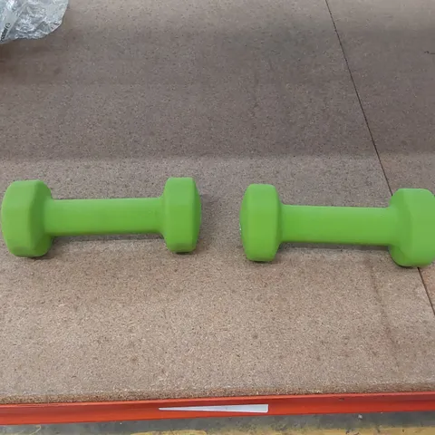 BOXED SET OF 2 NEOPRENE DUMBELLS - GREEN // 2 X 2KG