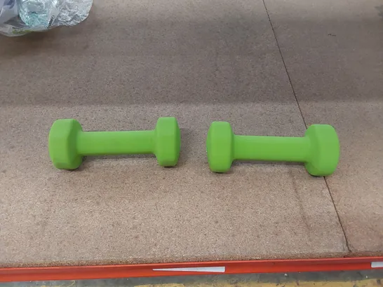 BOXED SET OF 2 NEOPRENE DUMBELLS - GREEN // 2 X 2KG