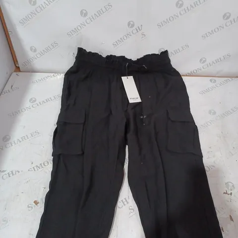 FIRETRAP CARGO PANTS IN BLACK - SIZE 10 