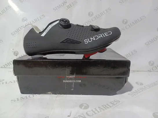 BOXED PAIR OF SUNDRIED CYCLING SHOES IN BLACK UK SIZE 11