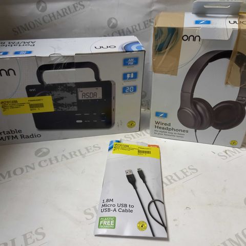 LOT OF APPROX 20 ASSORTED ITEMS TO INCLUDE ONN AM/FM RADIO, ONN WIRED HEADPHONES, ONN USB CABLE
