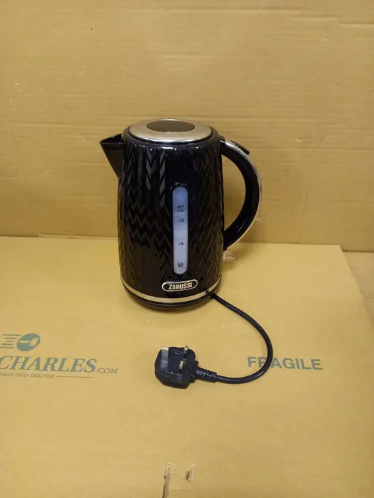 ZANUSSI BLACK CORDLESS KETTLE 