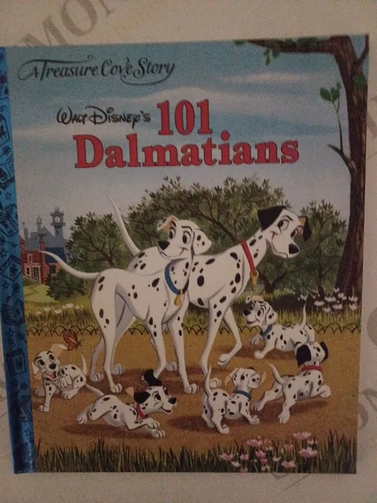 LOT OF APPROX. 38 TREASURE COVE STORY WALT DISNEY'S 101 DALMATIANS BOOKS