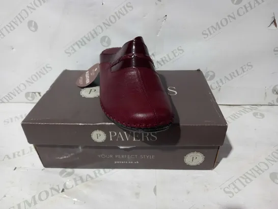 BOXED PAIR OF PAVERS LEATHER SLIPPERS IN BURGUNDY UK SIZE 7