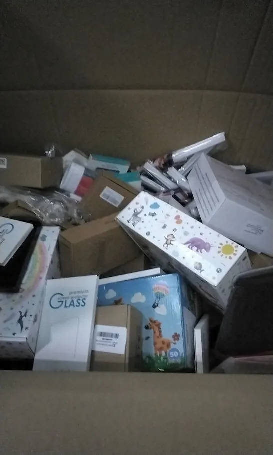 PALLET OF ASSORTED ITEMS INCLUDING POP IT TOYS, UGREEN PHONE MOUNT, AND CHRISTMAS CARDS ETC,