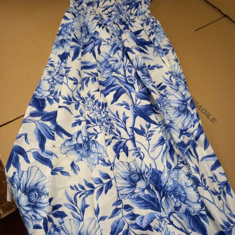 H&M WHITE/BLUE LARGE FLORAL PRINT OFF SHOULDER SUMMER DRESS - XS