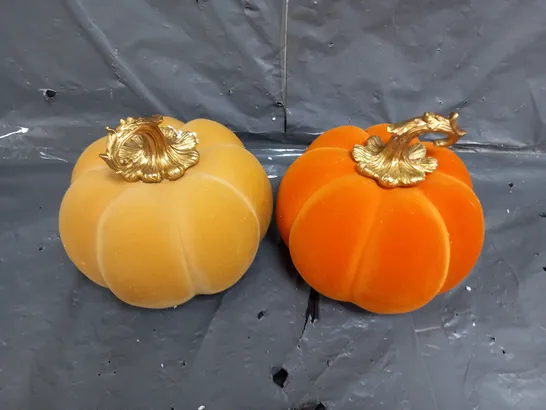 SET OF 2 DECORATIVE PUMPKINS