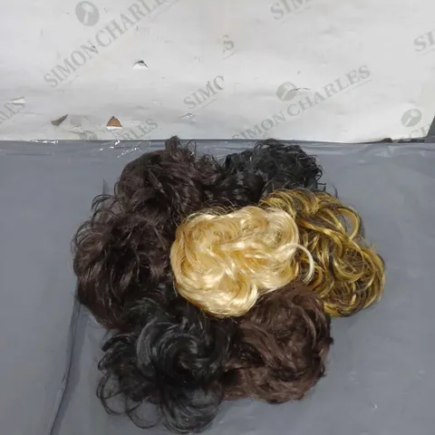 LARGE QUANTITY OF HAIR PIECES ASSORTED COLOURS