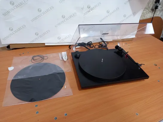 BOXED PRO-JECT PRIMARY E TURNTABLE