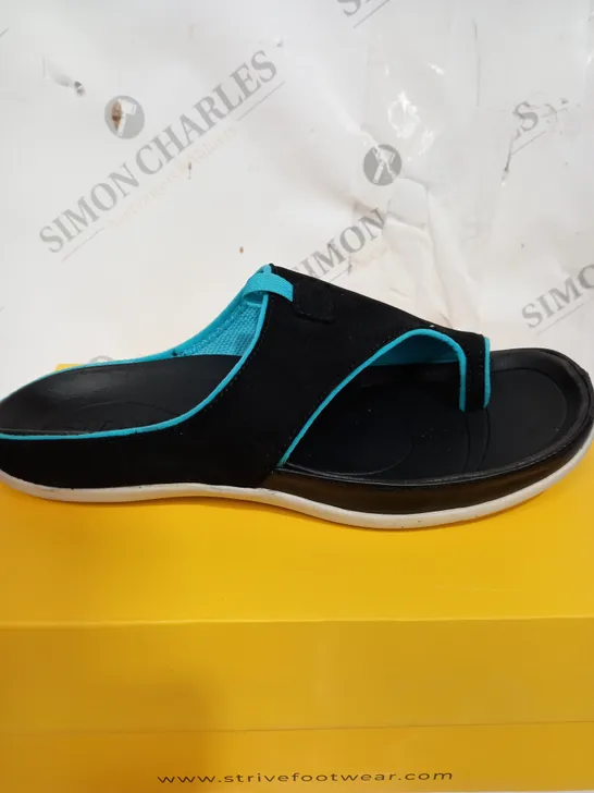 BOXED STRIVE BLACK BLUESTRIPE SANDALS SIZE 6