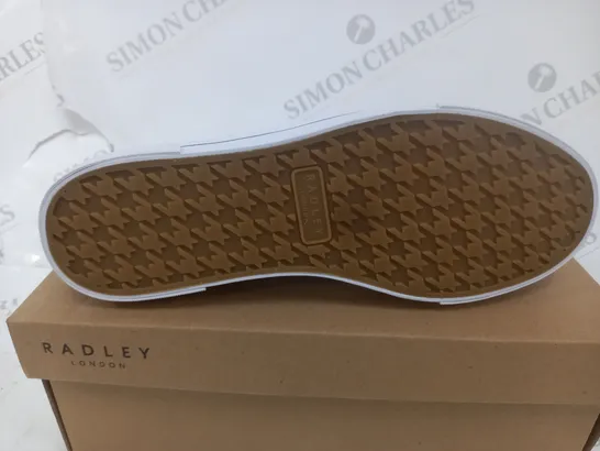 BOXED PAIR OF RADLEY LONDON CANVAS TRAINERS IN CREAM/NAVY UK SIZE 7