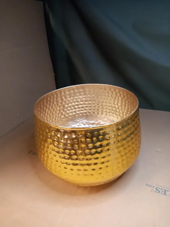 GOLD PLASTIC PLANT POT