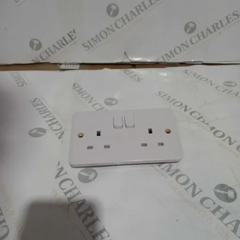 SCHNEIDER ELECTRIC LISSA X5 PLUG SOCKETS