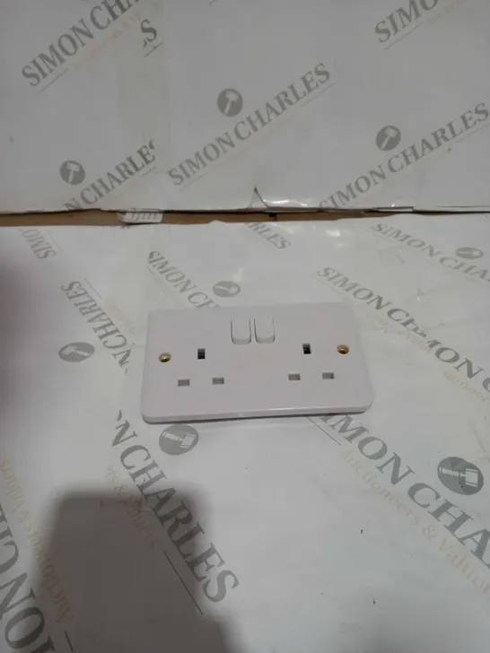 SCHNEIDER ELECTRIC LISSA X5 PLUG SOCKETS