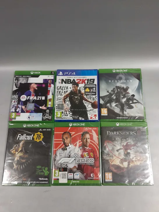 APPROXIMATELY 30 ASSORTED VIDEO GAMES FOR VARIOUS CONSOLES TO INCLUDE FALLOUT 76, FIFA 21, DESTINY 2 ETC 