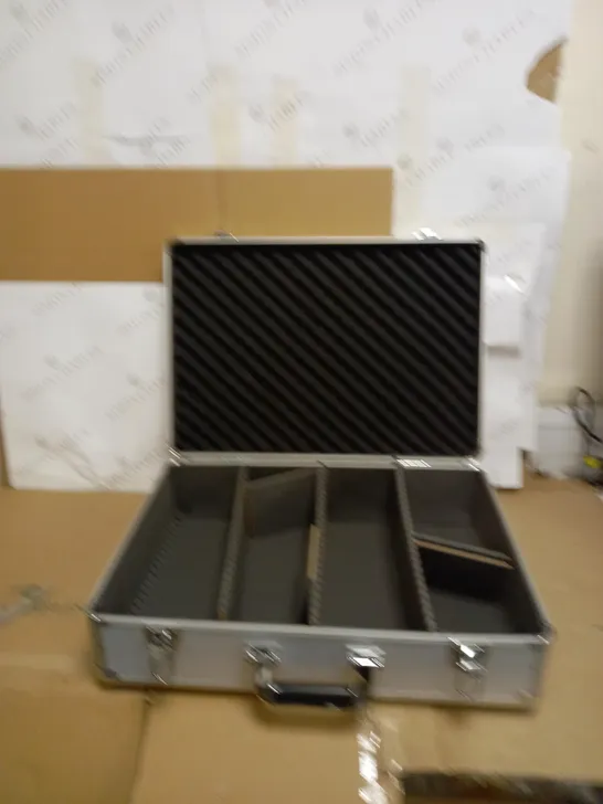 ALUMINIUM CD FLIGHT CASE