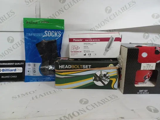 BOX OF APPROXIMATELY 10 ASSORTED ITEMS TO INCLUDE - HEADBOLTSET - PEAK FLOW METER - COMPRESS SOCKS ETC