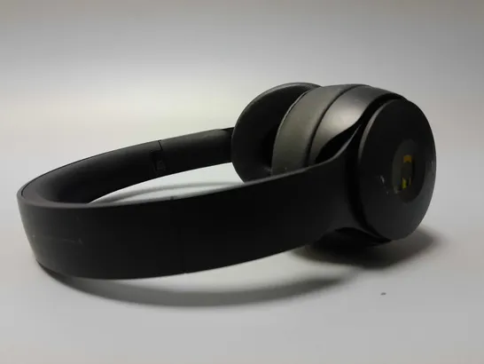 BEATS TRUE WIRELESS HEADPHONES IN BLACK