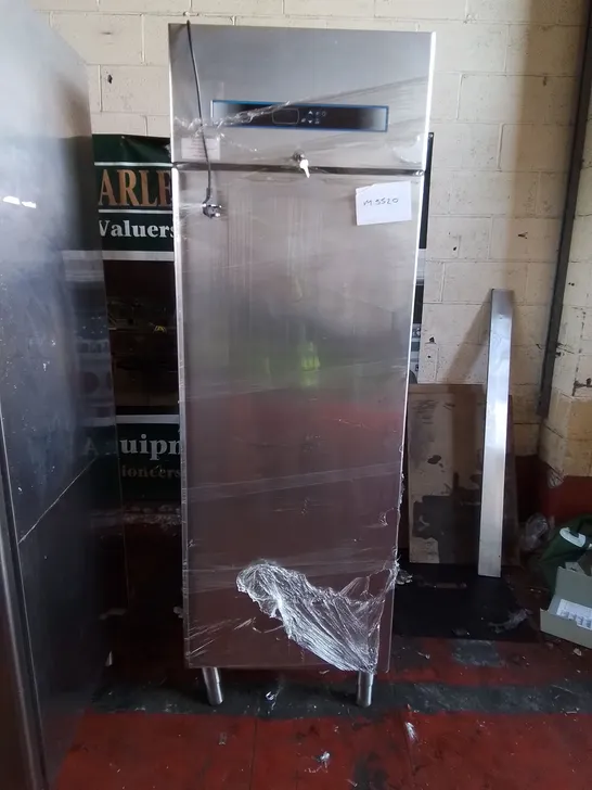 COMMERCIAL ONE DOOR STAINLESS FOOD CHILLING/FREEZER UNIT 