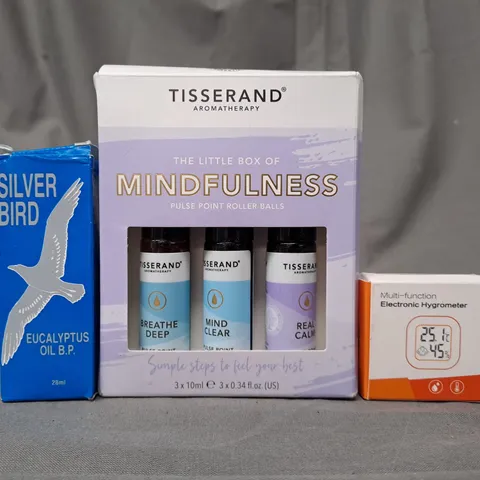 APPROXIMATELY 10 ASSORTED HOUSEHOLD ITEMS TO INCLUDE SILVER BIRD EUCALYPTUS OIL, MINDFULNESS PULSE POINT ROLLER BALLS, ELECTRONIC HYDROMETER, ETC