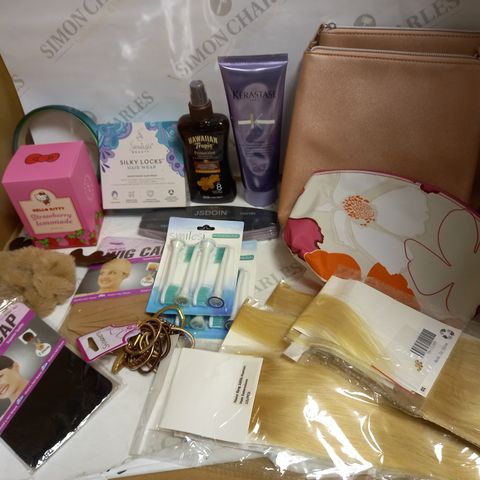 LOT OF APPROX 12 ASSSORTED COSMETIC ITEMS TO INCLUDE KERASTASE BLONDE INTENSE TREATMENT, BRUSH CUP, SILKY LOCKS HAIR WRAP, ETC