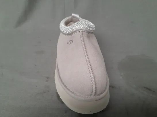 BOXED PAIR OF UGG SHOES IN STONE UK SIZE 5