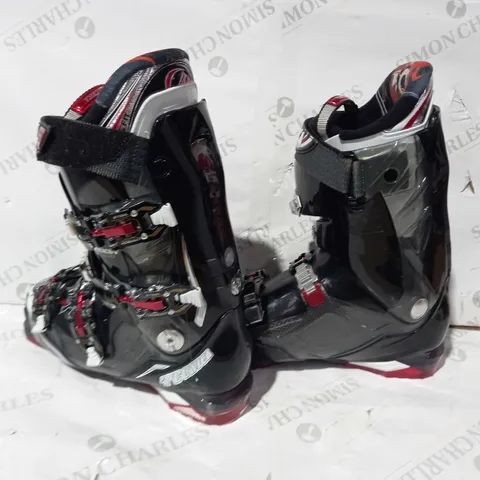 PAIR OF TECNICA SKI BOOTS IN BLACK/RED SIZE UNSPECIFIED