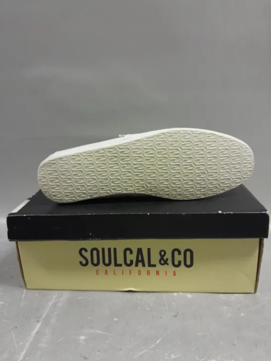 BOXED PAIR OF SOULCAL & CO LONG BEACH SLIP ON SHOES IN WHITE - 8