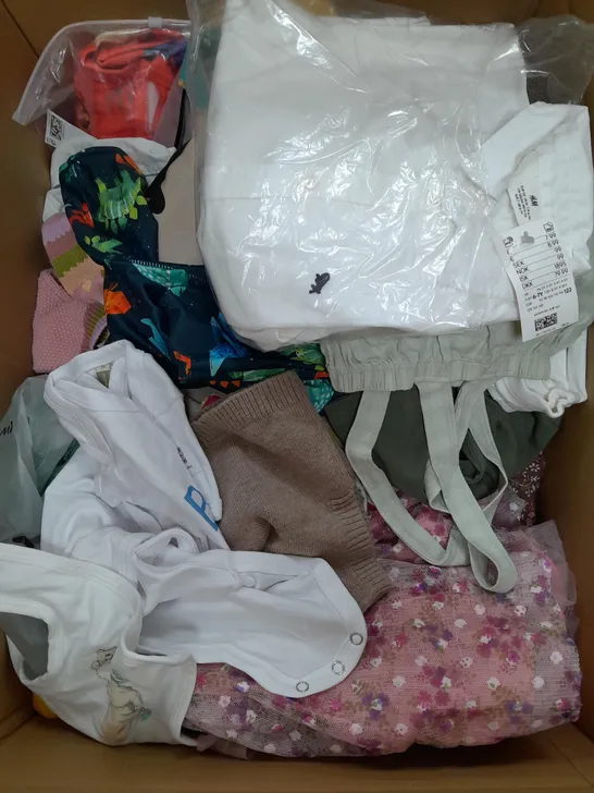 BOX OF APPROXIMATELY 30 ASSORTED CHILDRENS ITEMS TO INCLUDE -BODYSUITS , PANTS , SOCKS ETC