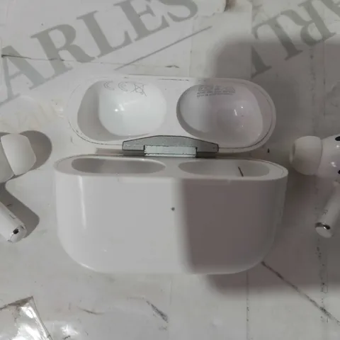 APPLE AIRPODS PRO WITH CHARGING CASE