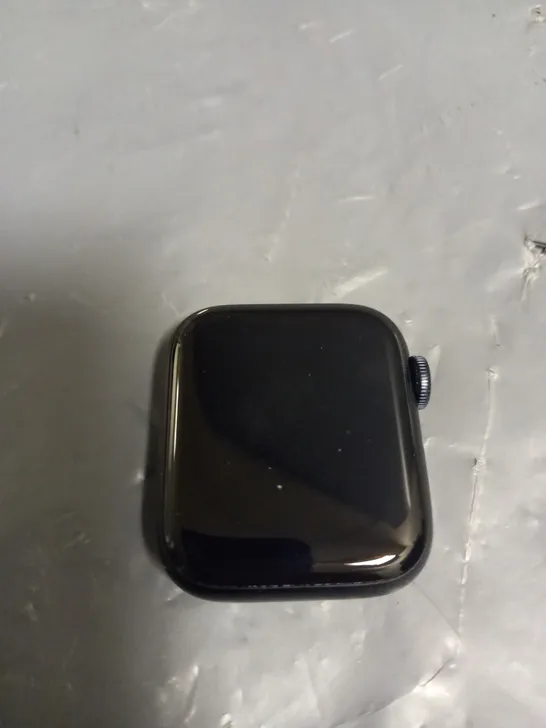 APPLE SE WATCH - 40MM - NO STRAPS 