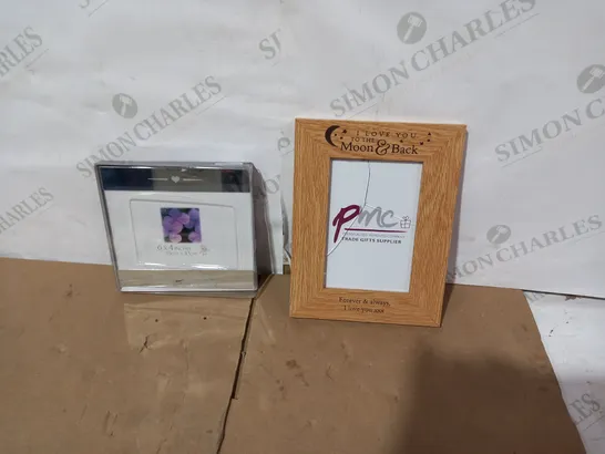 LOT OF 2 ASSORTED PERSONALISED PICTURE FRAMES RRP £30