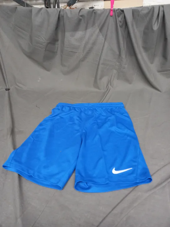 NIKE CASUAL SHORTS SIZE L - KIDS