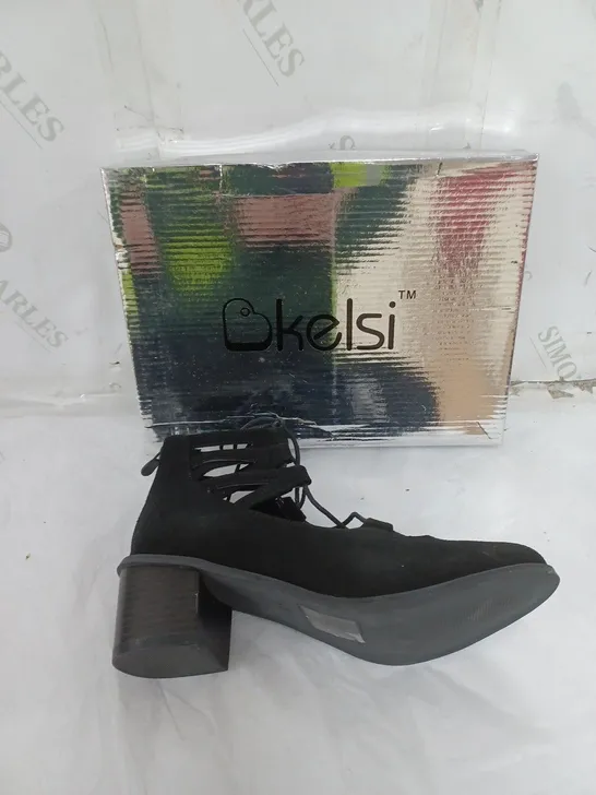 APPROXIMATELY 10 PAIRS OF BOXED KELSI BLACK BLOCK HEEL BOOT IN VARIOUS SIZES 