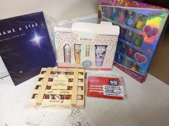 APPROXIMATELY 13 ASSORTED PRODUCTS TO INCLUDE; PERSONALISED GUITAR PLECTRUM, NAME A STAR GIFT WALLET, DISNEY PRINCESS NAIL POLISH AND 25 MINUTES TO GLOW