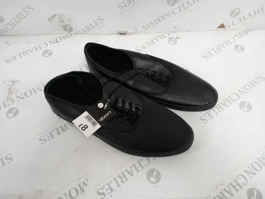 APPROXIMATELY 10 PAIRS OF GEORGE FLAT SHOES IN BLACK SIZE 8