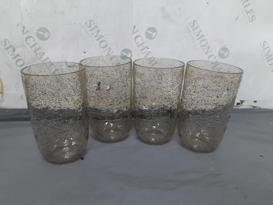 4 PLASTIC DRINKING GLASSES 