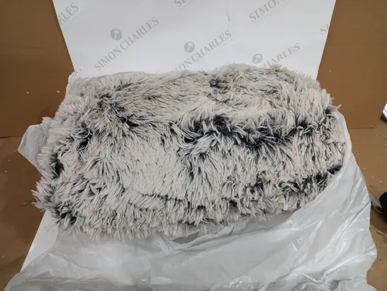 PLUSH STYLE PET BED