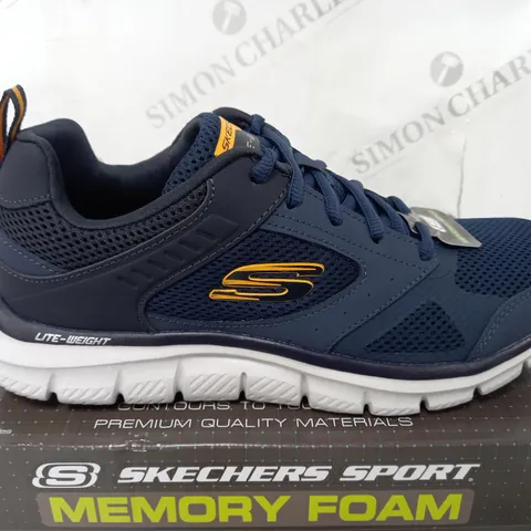 BOXED OUTLET SKECHERS MEN'S TRACK SYNTAC TRAINERS IN NAVY - SIZE 8