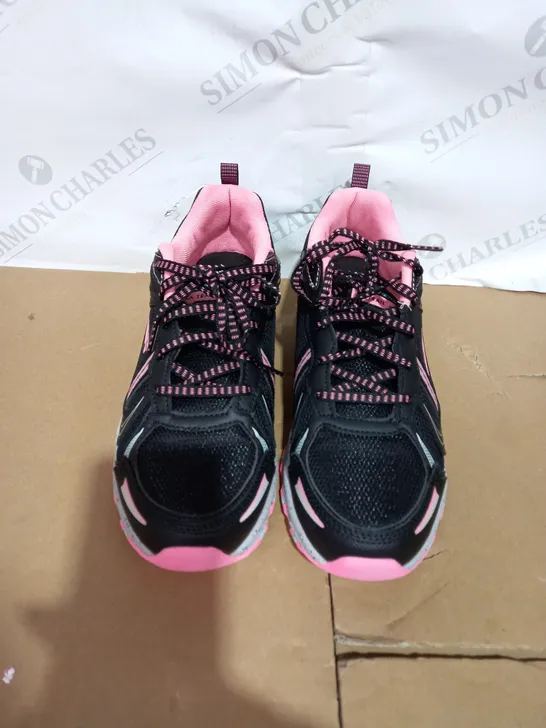 SKECHERS ADVENT PINK/BLACK TRAINERS - SIZE 6