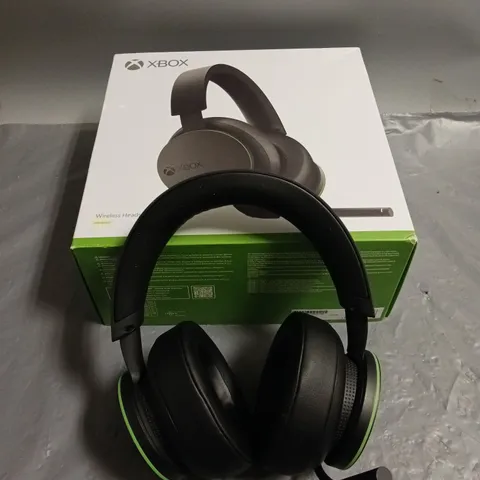 XBOX WIRELESS HEADSET WITH MICROPHONE IN BLACK/GREEN