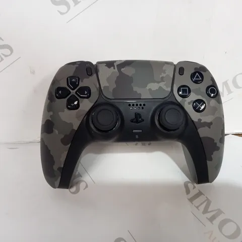 CAMO DESIGNED PS5 CONTROLLER 