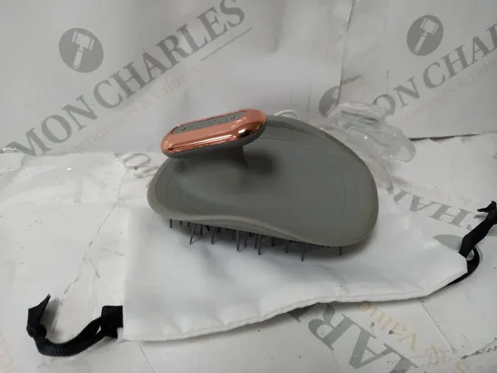 BOXED MANTA PULSE FLEXIBLE HAIRBRUSH