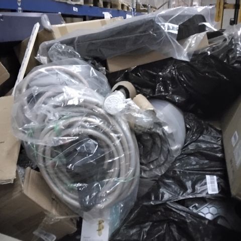 PALLET OF ASSORTED ITEMS INCLUDING GARDEN HOSE, GEL SEAT CUSHION, HEAVY DUTY GROUND SPIKE, STORAGE BOXES