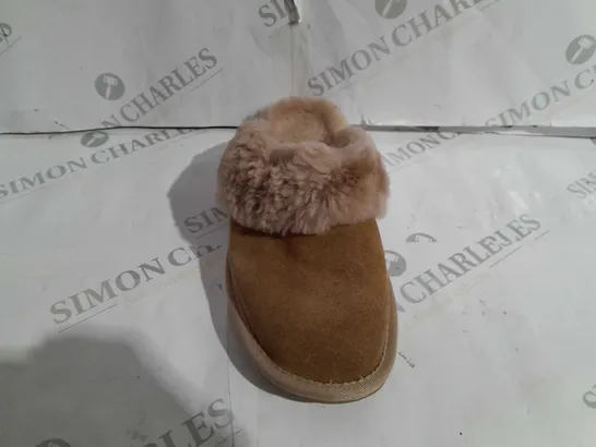 BOXED EMU NEST JOLIE SHEEPSKIN SLIPPERS, CAMEL - SIZE 6