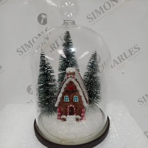 SANTA EXPRESS PRE-LIT FESTIVE SCENE IN GLASS CLOCHE DOME