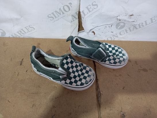 PAIR OF VANS TRAINERS SIZE 6 TODDLER