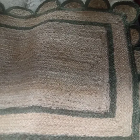 GREEN SCALLOPED JUTE RUG 75X240CM