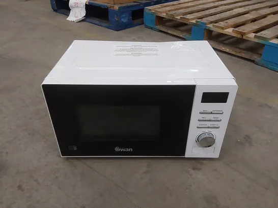 BOXED SWAN SM22185W 20L 700W DIGITAL MICROWAVE - WHITE