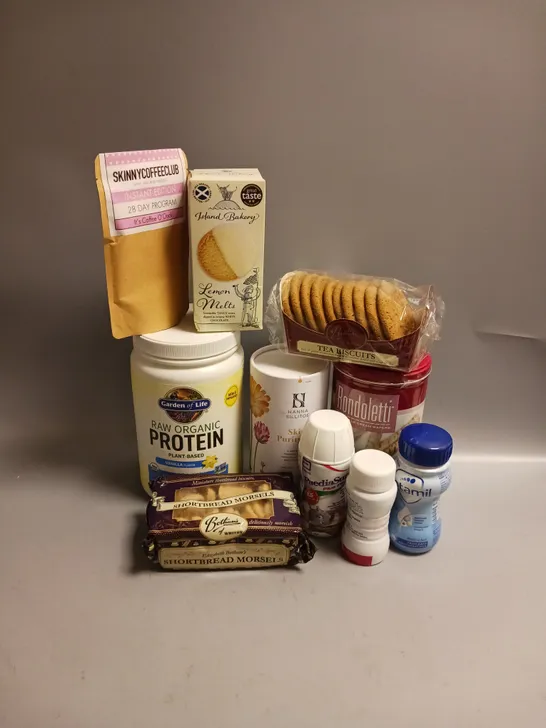 BOX OF APPROX 15 ASSORTED FOOD ITEMS TO INCLUDE - SKINNY COFFEE CLUB INSTANT COFFEE - GARDEN OF LIVE PLANT PROTEIN - HANNA SILITOE SKIN PURITY TEA ETC